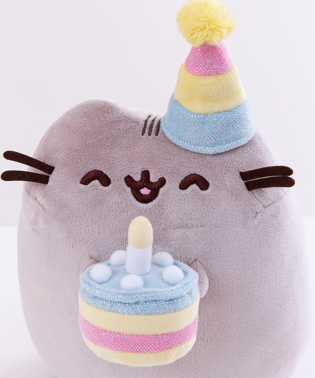 Birthday_Pusheen_plush_001_web