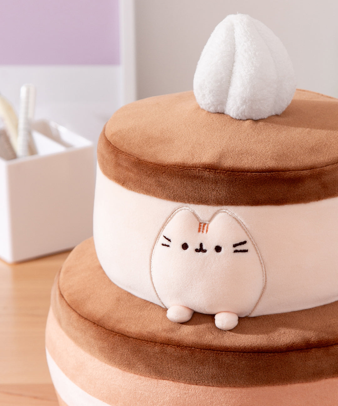 Chocolate_Cake_Squisheen_Plush_011_web