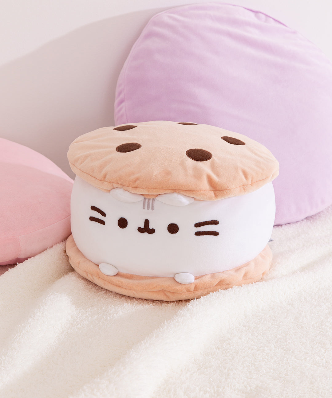 CookieIceCreamSandwichSquisheenPlush_01_web