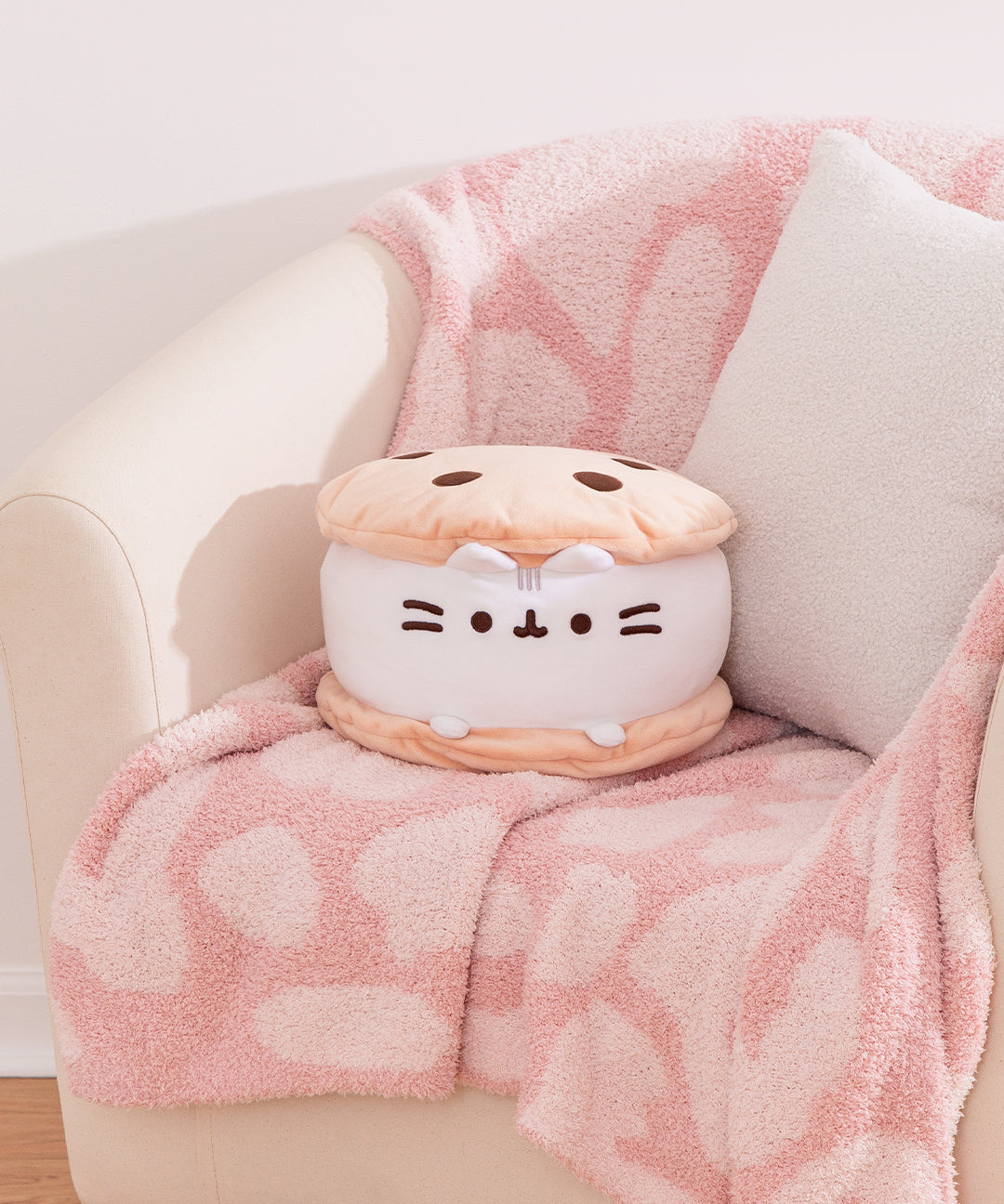 CookieIceCreamSandwichSquisheenPlush_03_web