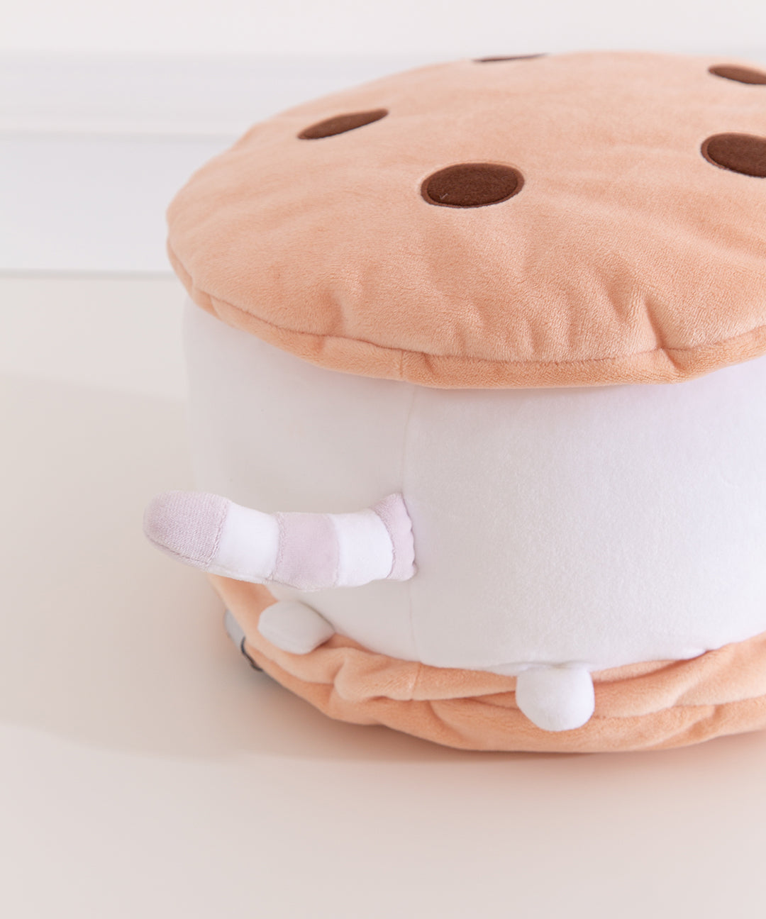 CookieIceCreamSandwichSquisheenPlush_04_web