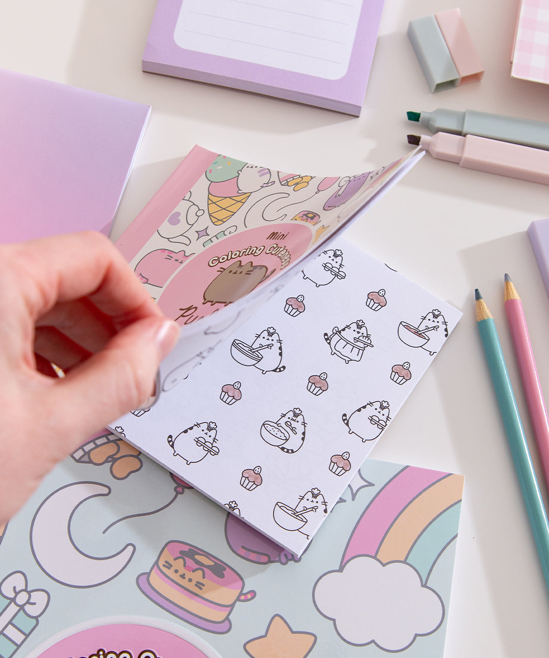 MiniColoringCuteness-APusheenColoringActivityBook_08_web