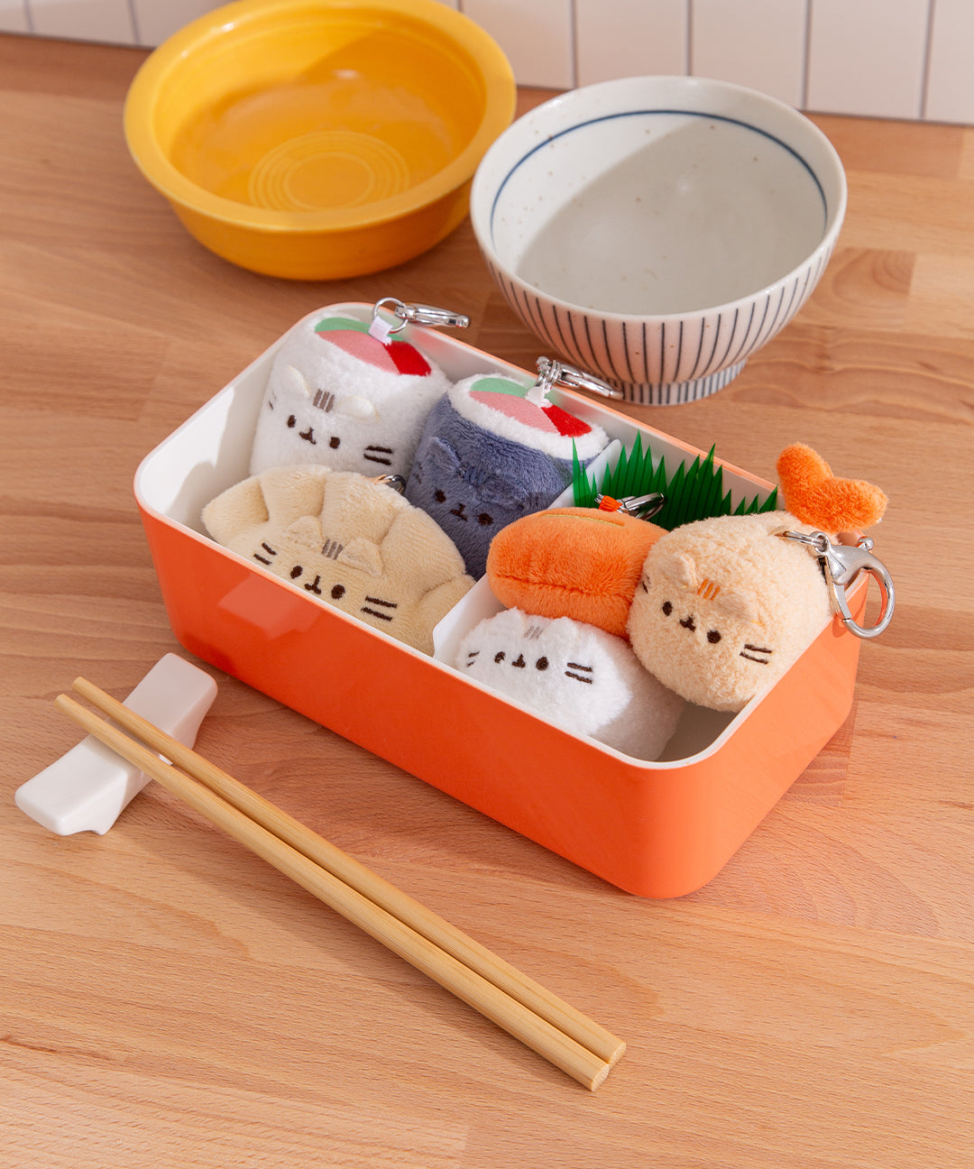 PusheenBentoBoxSurprisePlush_008_WEB