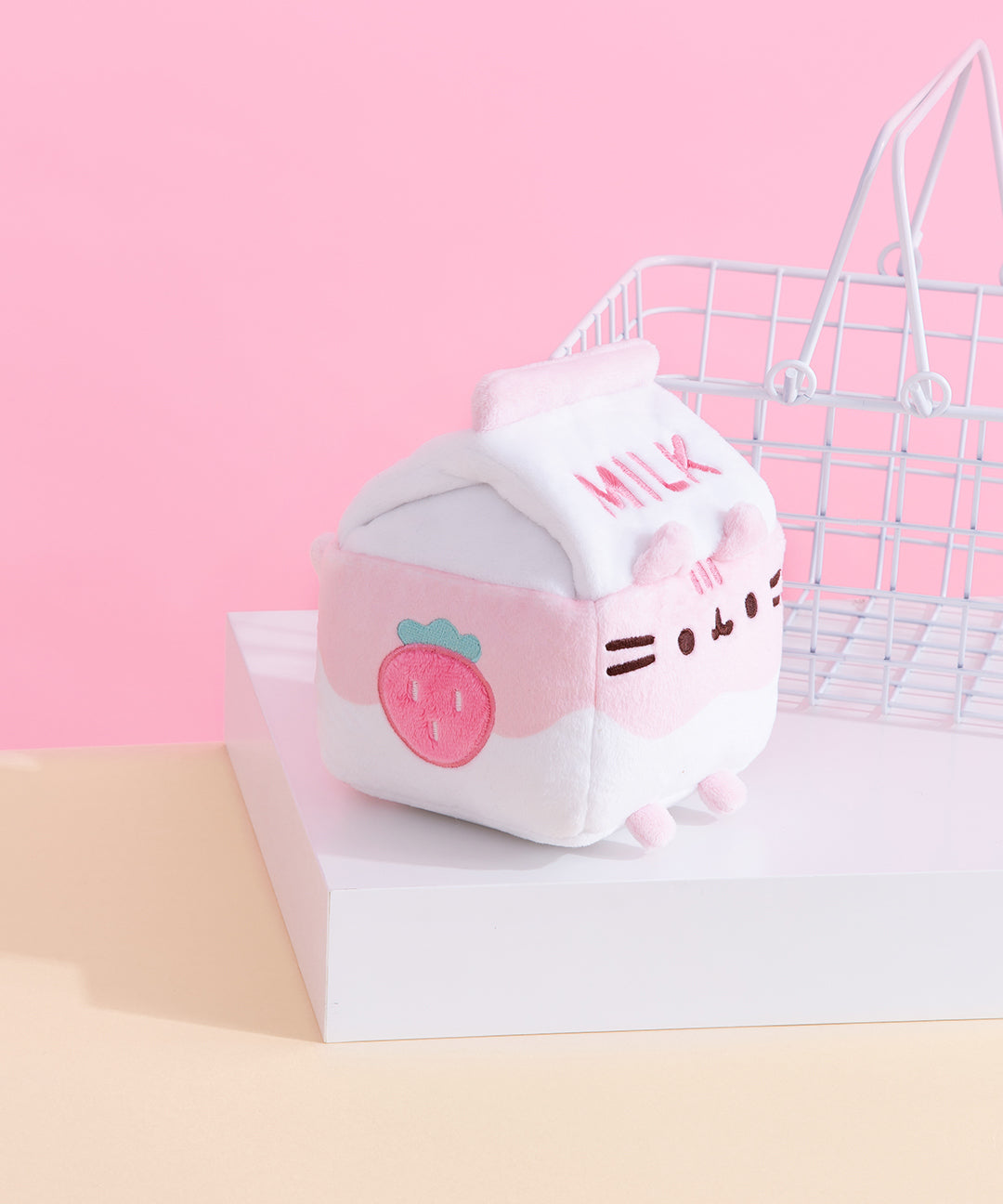 Pusheen_Strawberry_Milk_Sips_Plush_003_web