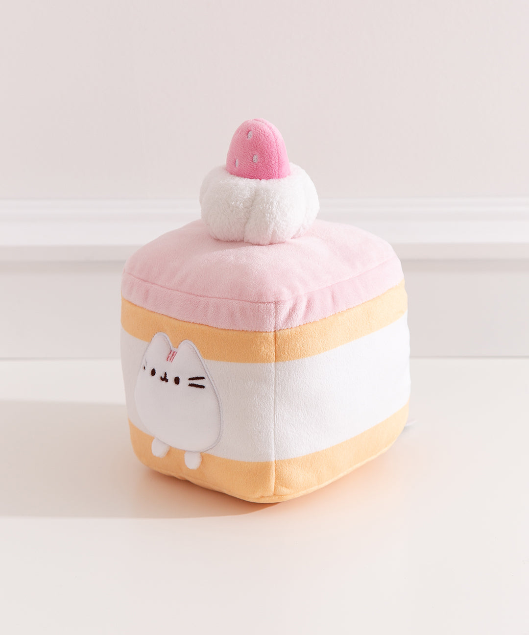 Strawberry_Sponge_Cake_Squisheen_Plush_003_web