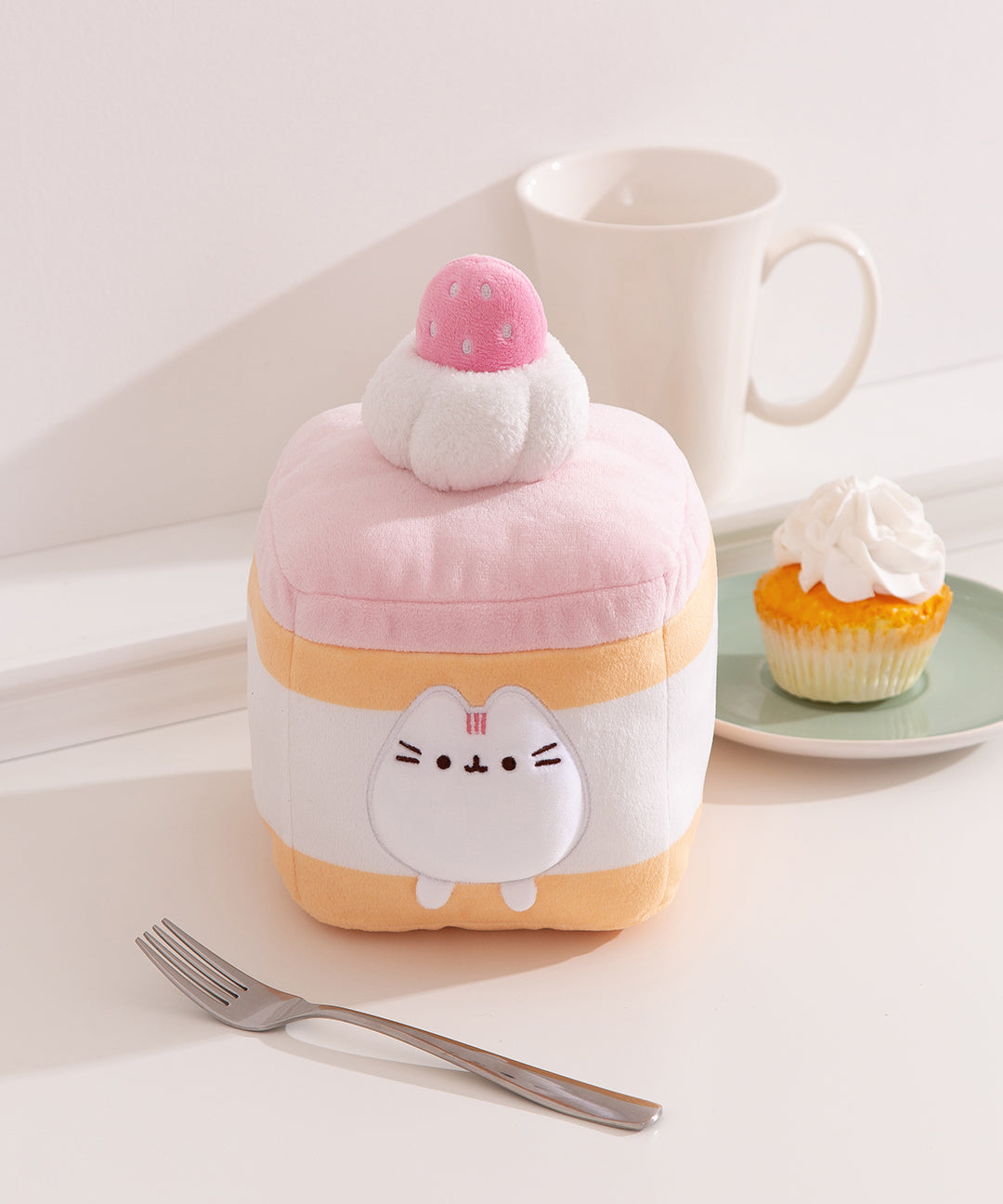 Strawberry_Sponge_Cake_Squisheen_Plush_008_web